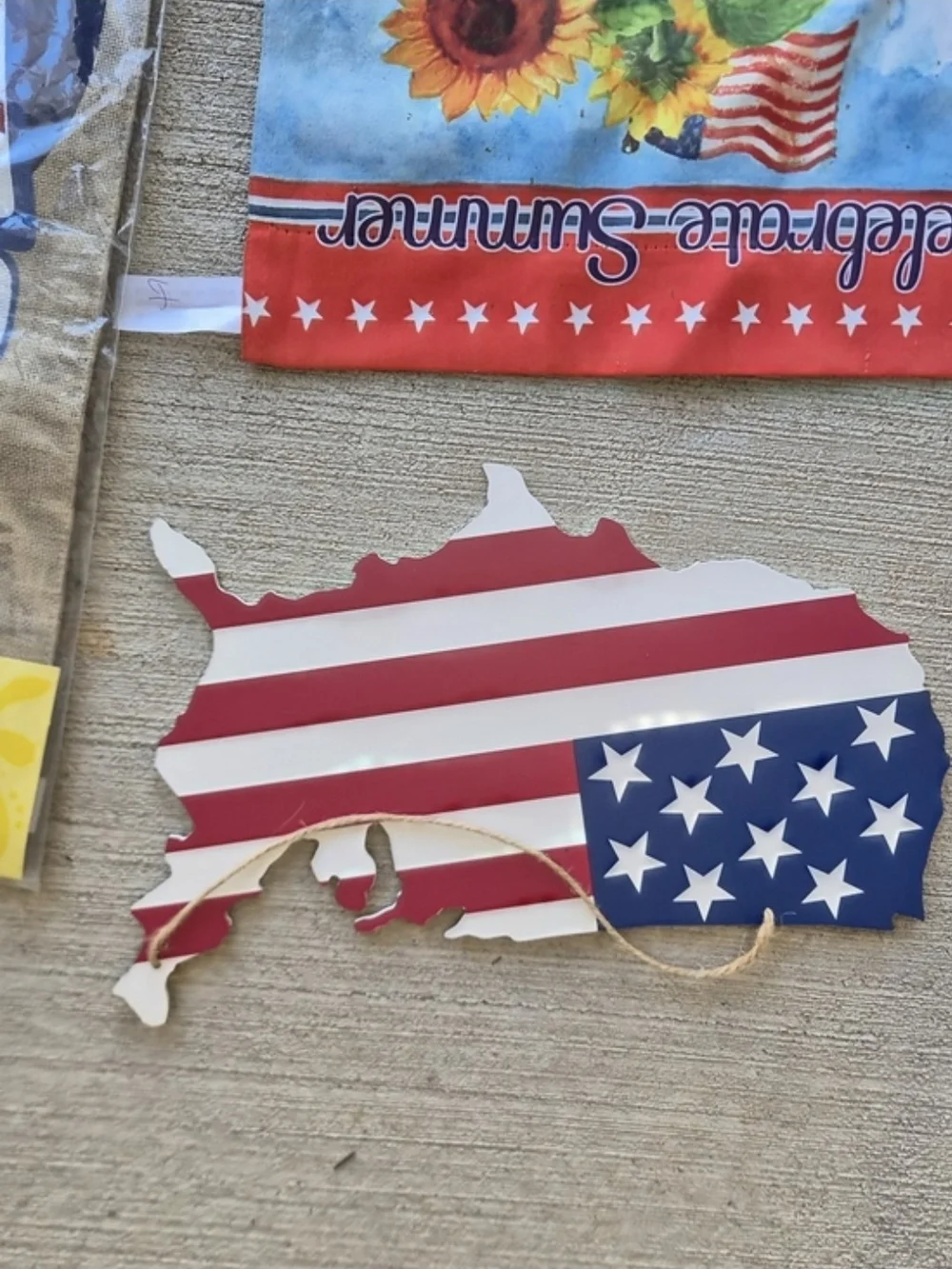 🇺🇸 Patriotic Home Décor Bundle – 2 Outdoor Garden Flags & USA Wall Plaque